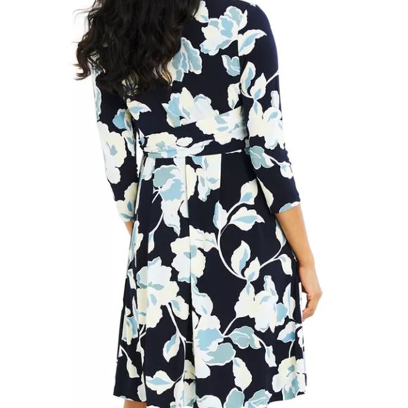 A Pea in the Pod Maternity Printed Wrap Dress - Picture 2 of 2